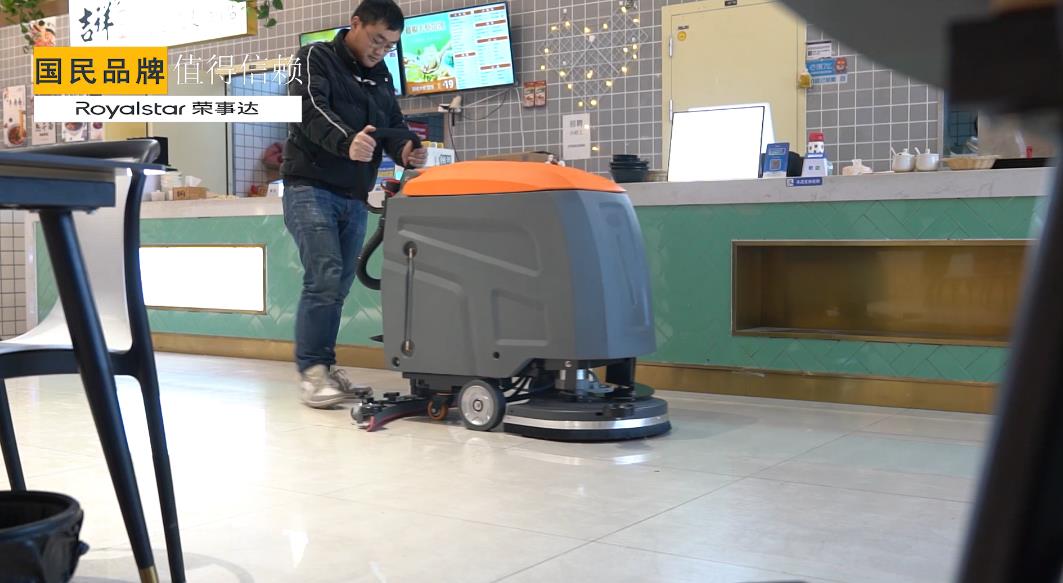 餐廳 – 購買工業洗地機或掃地機的 3 個理由